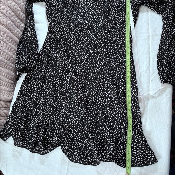Misguided A Line Dress With High Neck in Black Leopard Print NWT Size 6 Lined - Picture 14 of 15